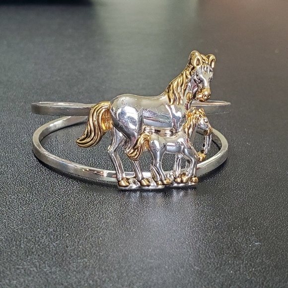 Best Other - Best vintage child's horse bangle